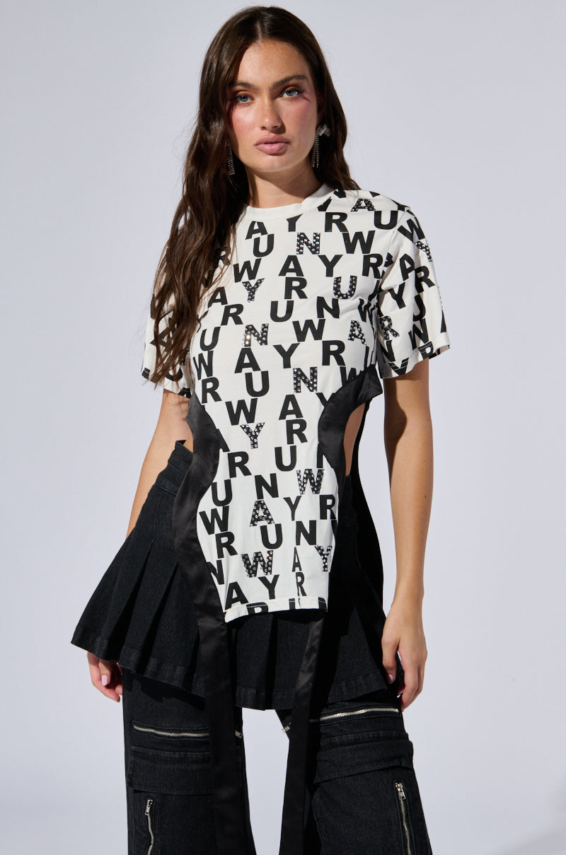 OVERSIZED RUNWAY TEE