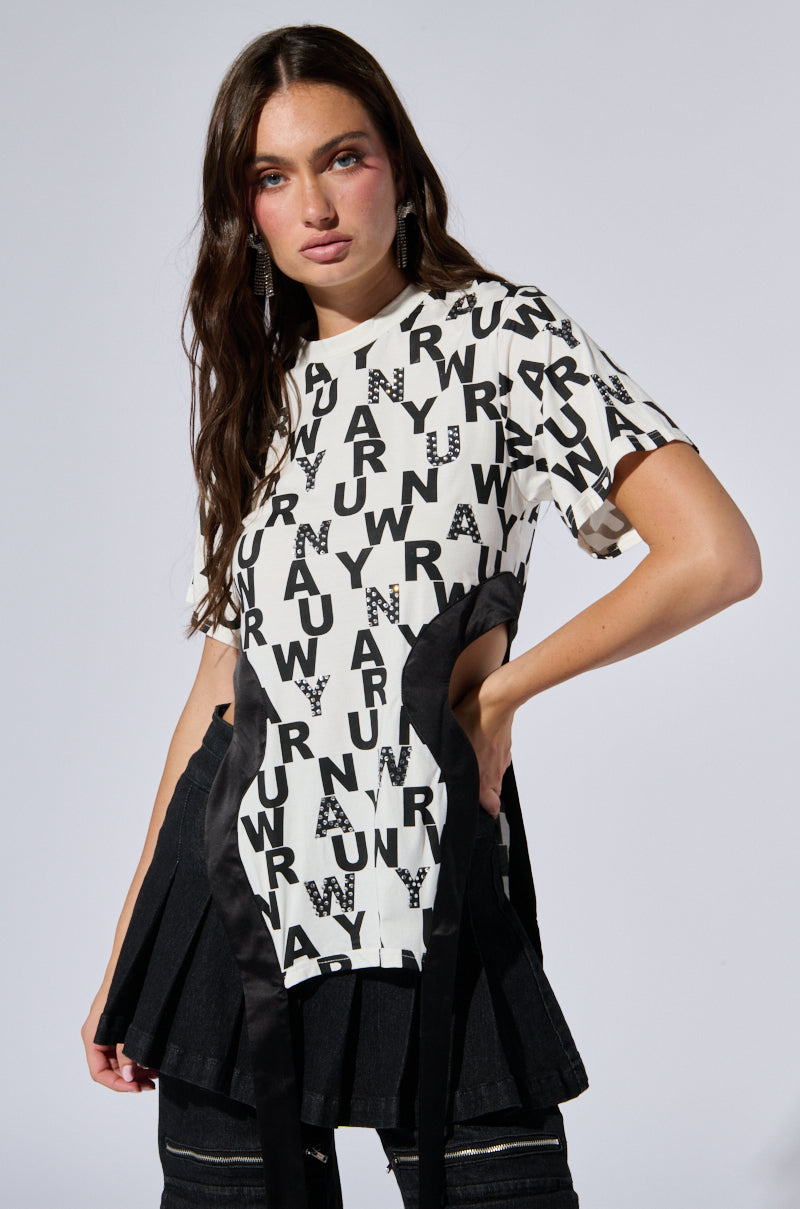 OVERSIZED RUNWAY TEE